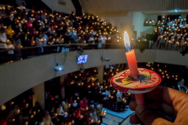 Hristiyan alemi Noel'i kutluyor